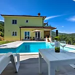 Tara-2 By Interhome * Brseč