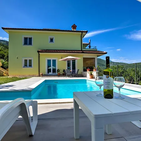 Tara-2 By Interhome * Brseč