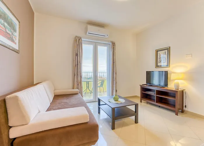 Tara-2 By Interhome Apartman Brseč