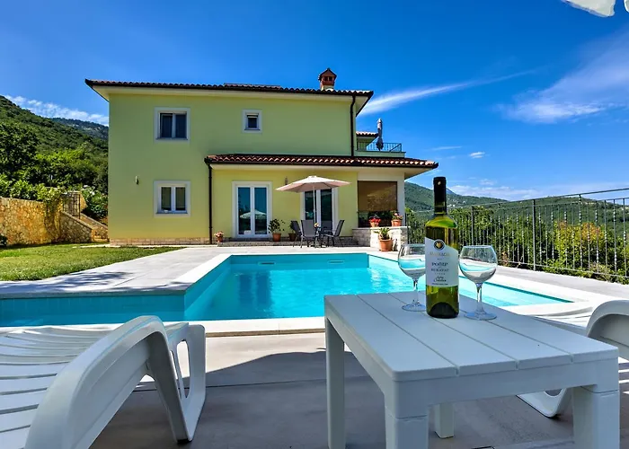 Tara-2 By Interhome * Brseč