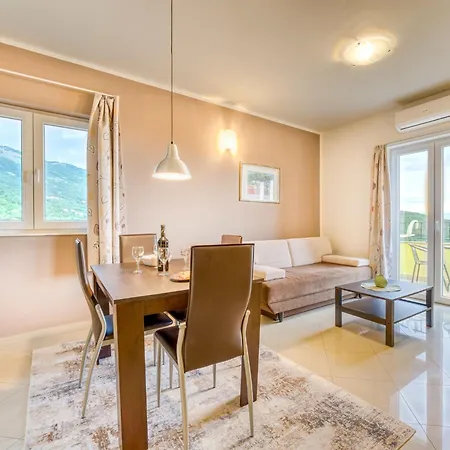 Lejlighed Tara-2 By Interhome